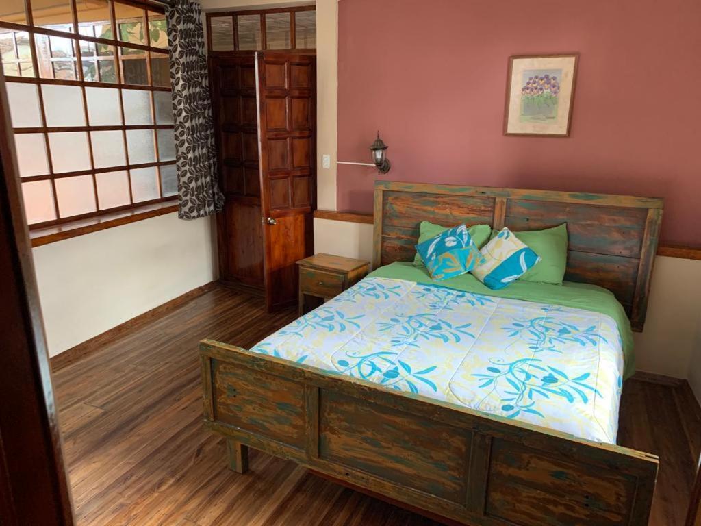 Hostel Santa Canela Куэнка Экстерьер фото