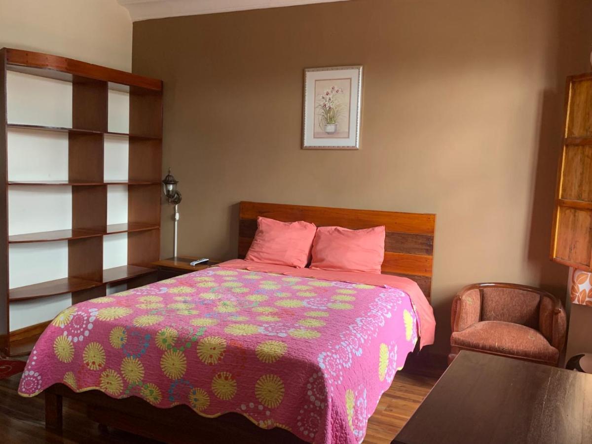 Hostel Santa Canela Куэнка Экстерьер фото